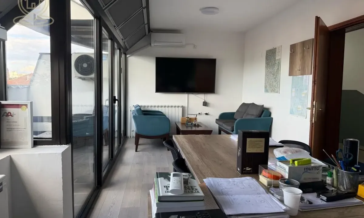 Izdavanje, poslovni prostor, 235m², Voždovac Sve Podlokacije, Beograd