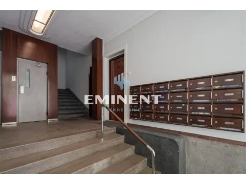 Izdavanje, trosoban stan, 128m², Stari Grad, Beograd - image 18