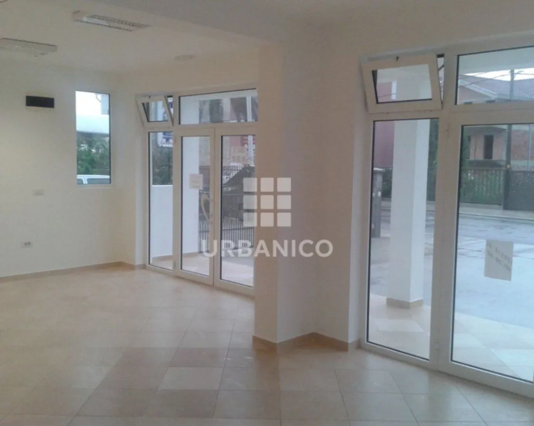 Rent, office space, 100m², Donja Lastva, Tivat