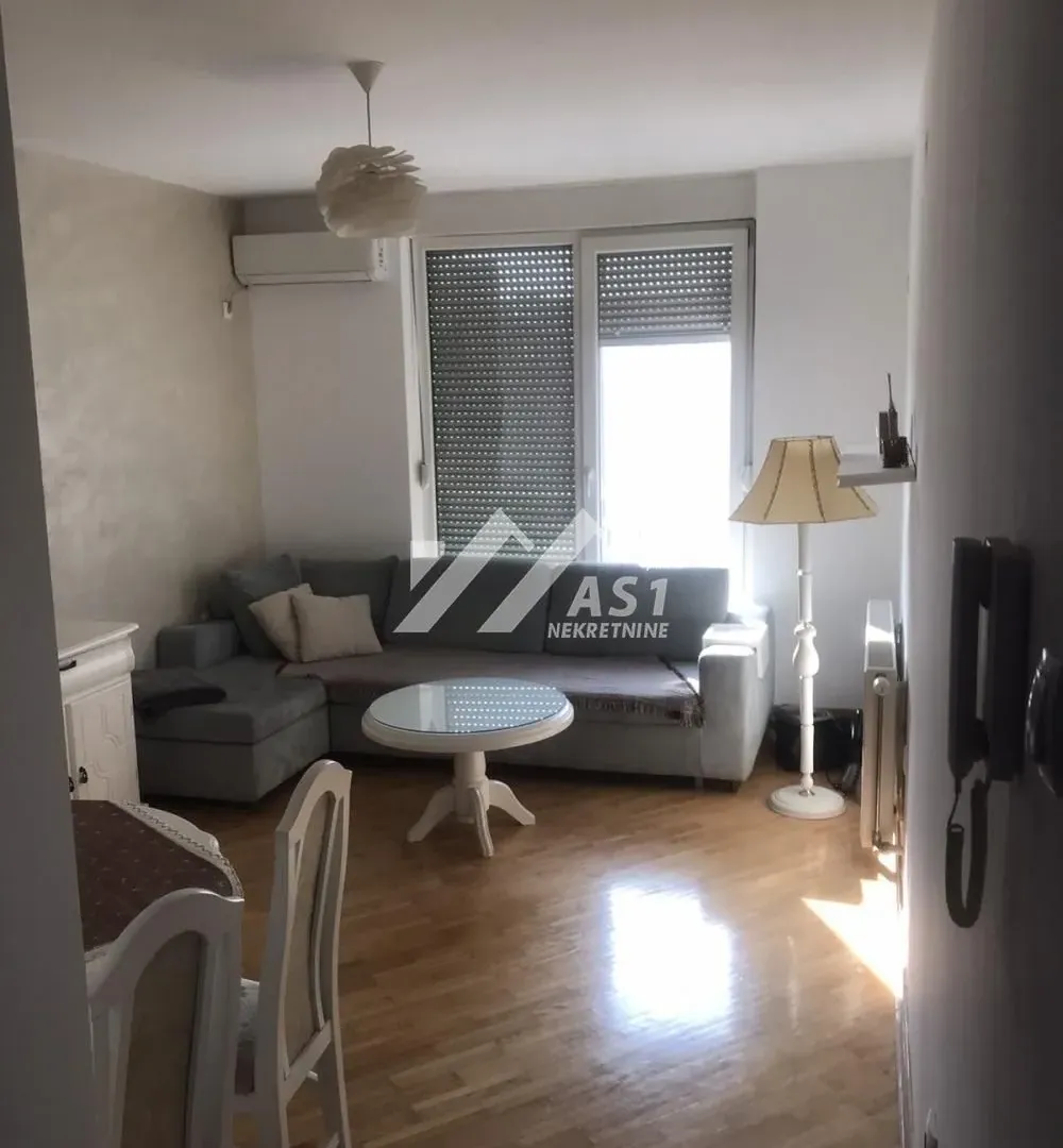 Izdavanje, jednosoban stan, 40m², Rotkvarija, Novi Sad Sve Podlokacije