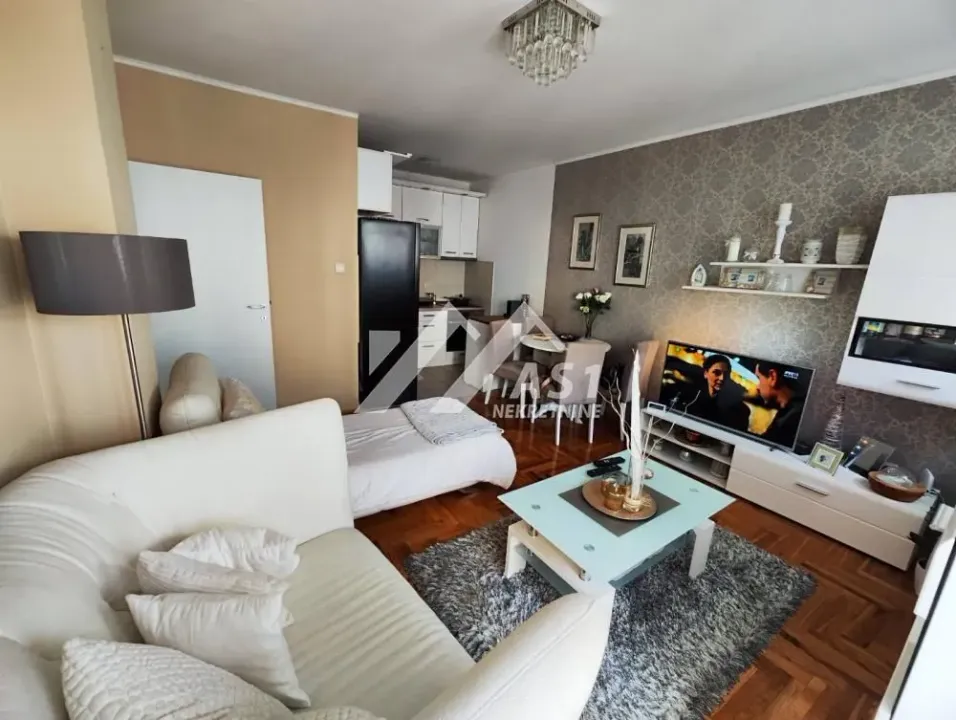 Rent, one bedroom apartment, 43m², Bulevar Oslobodjenja, Novi Sad Sve Podlokacije