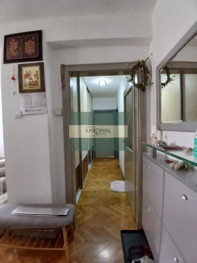 Izdavanje, trosoban stan, 78m², Centar, Jagodina