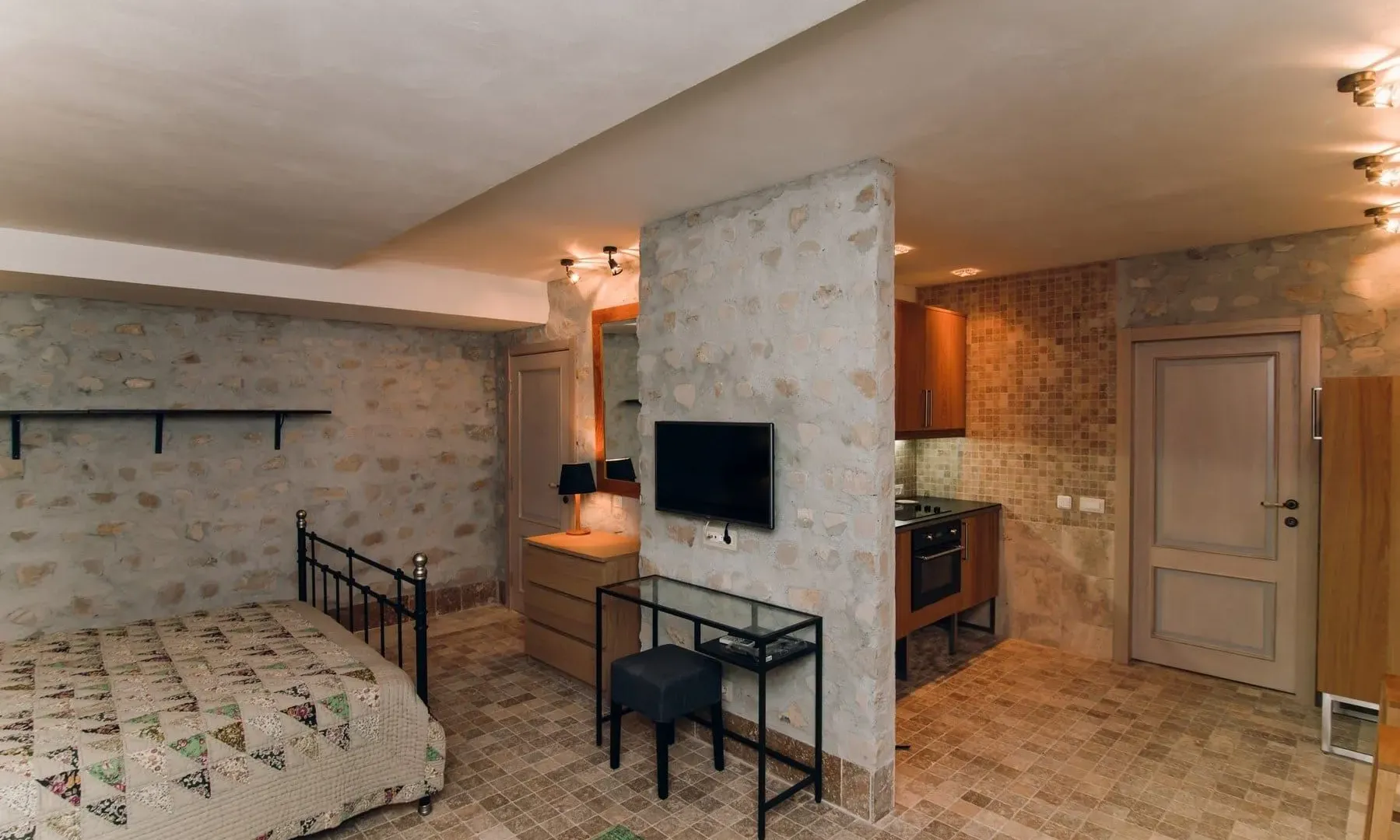Sale, house, 550m², Reževići, Budva