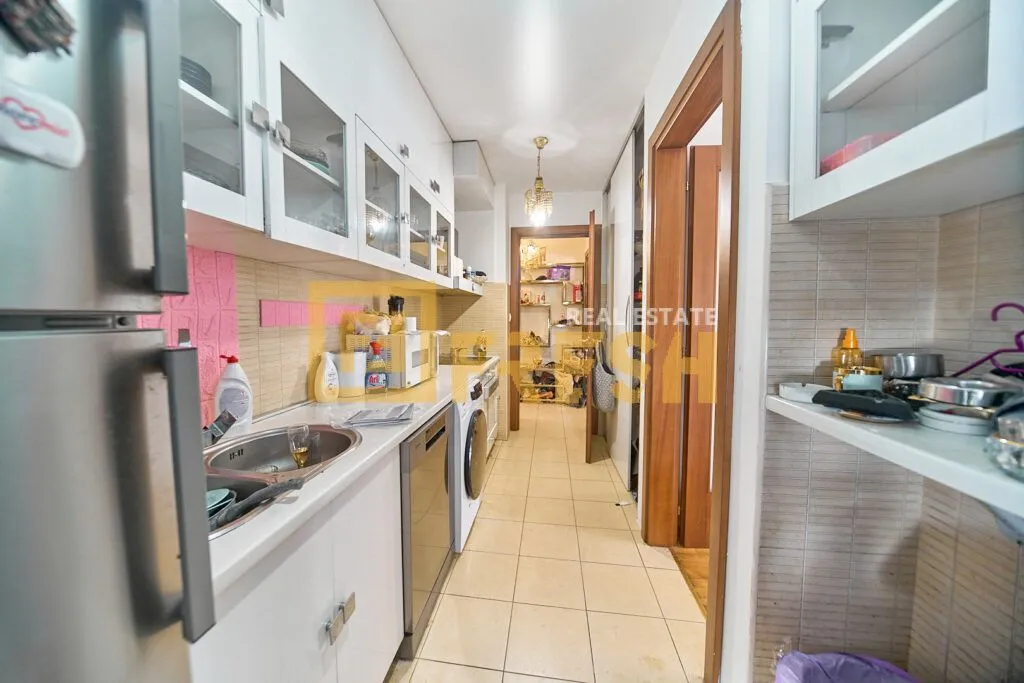 Prodaja, trosoban stan, 120m², Tološi, Podgorica