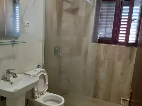 Sale, house, 340m², Tološi, Podgorica - image 19