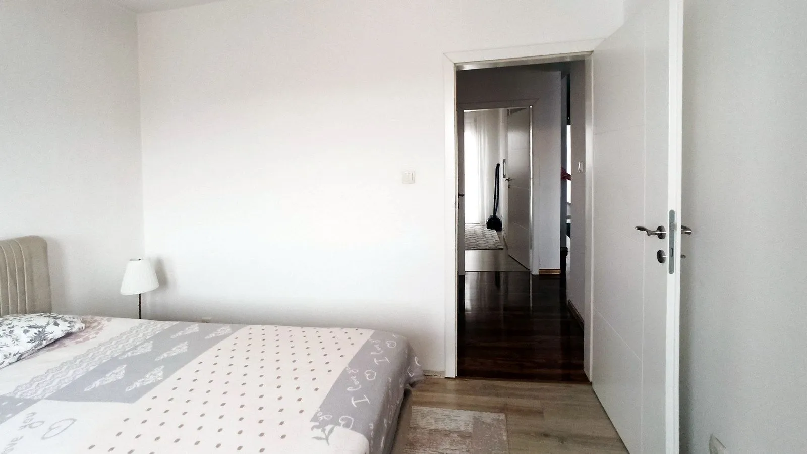 Prodaja, četvorosoban stan, 111m², Centar, Loznica