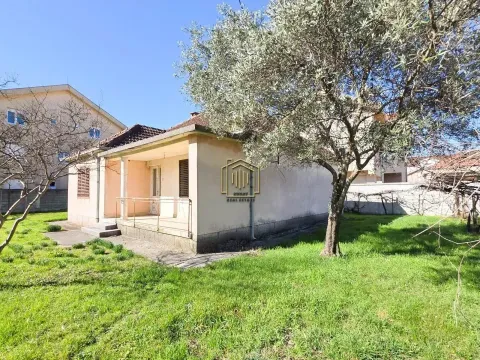 Prodaja, kuća, 120m², Tološi, Podgorica - image 2