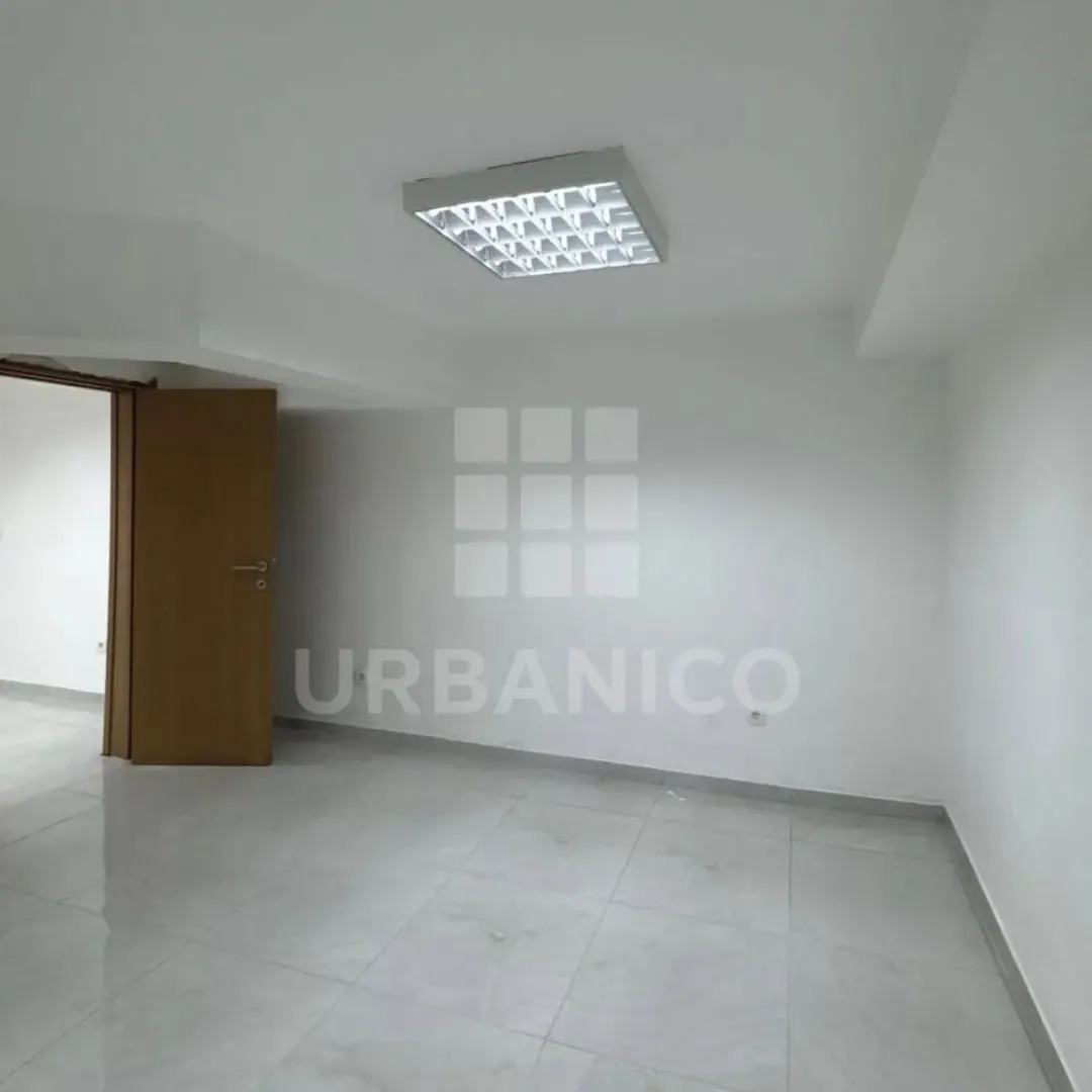 Rent, office space, 64m², Baston, Podgorica