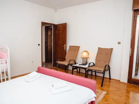 Izdavanje, dvosoban stan, 91m², Škaljari, Kotor - image 11