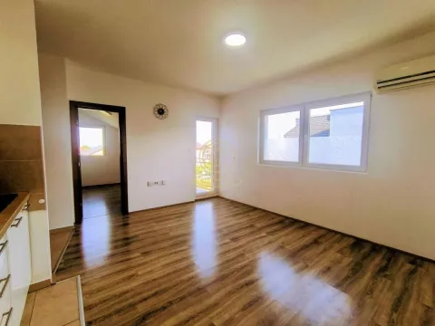 Izdavanje, jednosoban stan, 38m², Adice, Novi Sad Sve Podlokacije - image 7