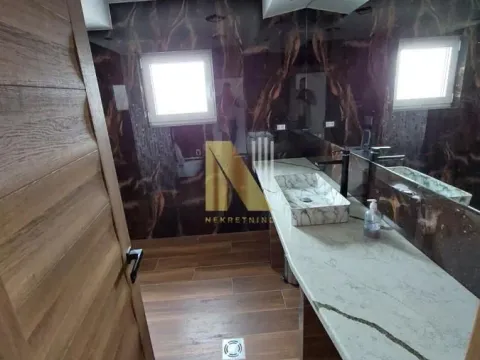 Izdavanje, poslovni prostor, 250m², Veternik, Novi Sad Sve Podlokacije - image 12