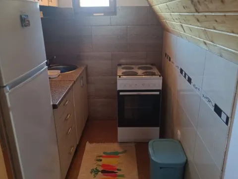Izdavanje, kuća, 65m², Borje, Žabljak - image 10