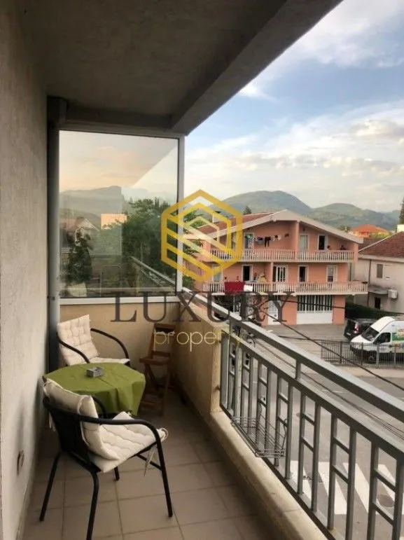 Izdavanje, dvosoban stan, 84m², Zagorič, Podgorica