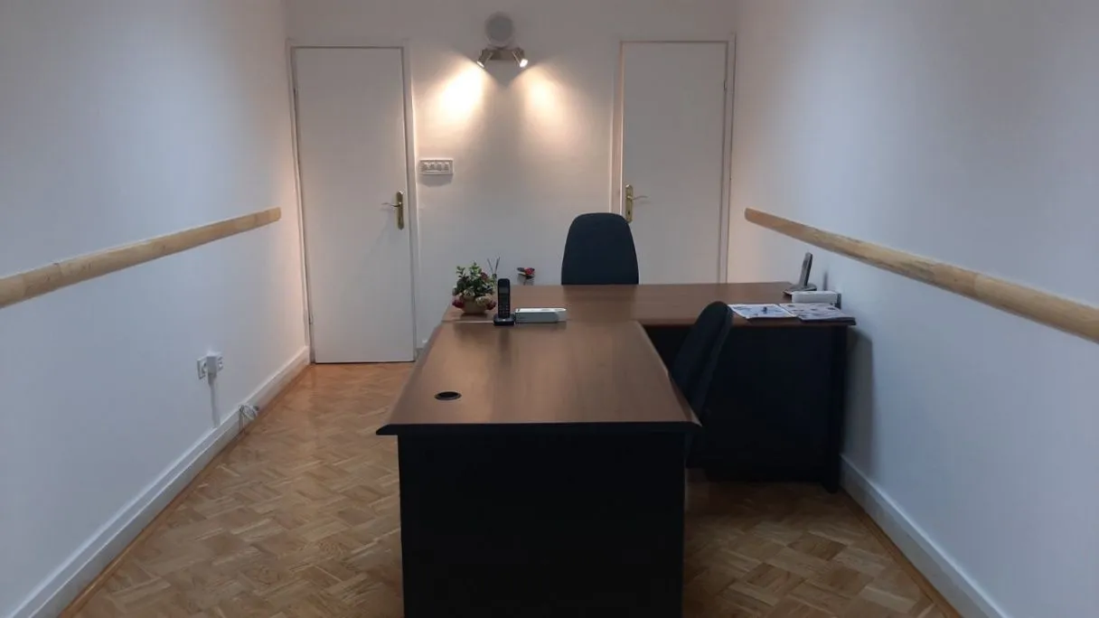 Izdavanje, poslovni prostor, 20m², Blok 5, Podgorica