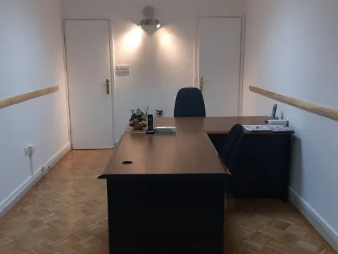 Izdavanje, poslovni prostor, 20m², Blok 5, Podgorica