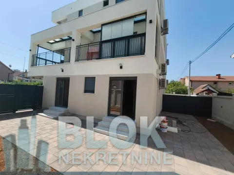 Rent, office space, 50m², Blok 9, Podgorica - image 7