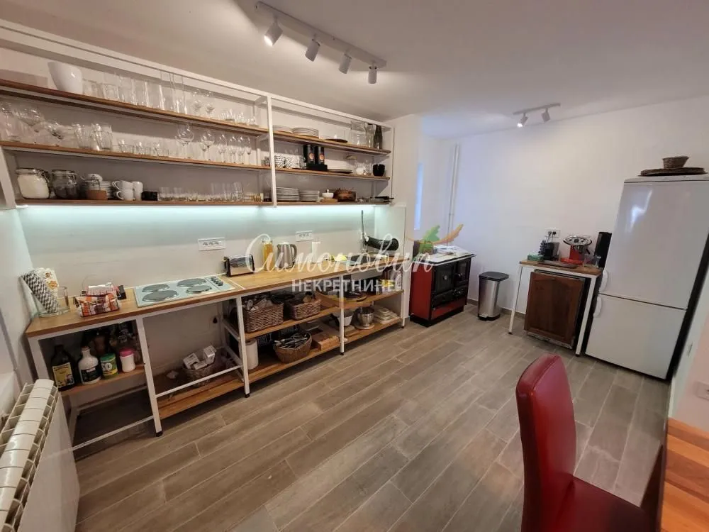 Prodaja, kuća, 282m², Sopot, Beograd