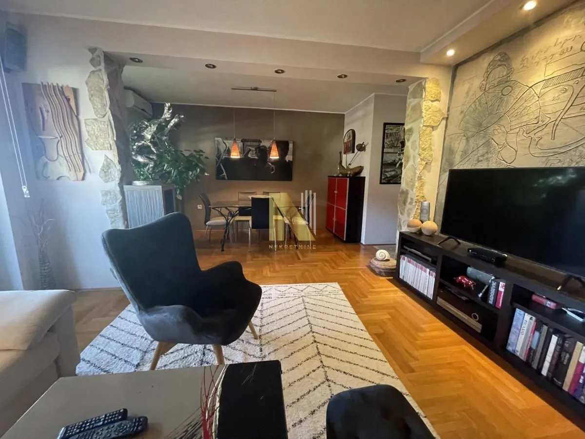 Prodaja, četvorosoban stan, 127m², Sajmište, Novi Sad