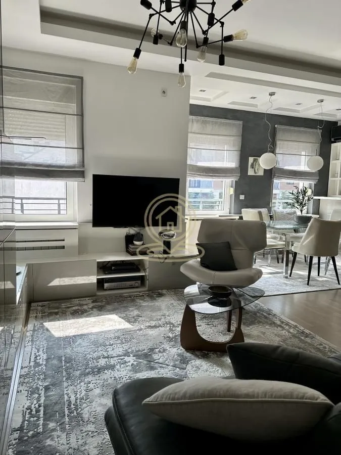 Rent, two bedroom apartment, 61m², Kalenić Pijaca, Vračar Sve Podlokacije