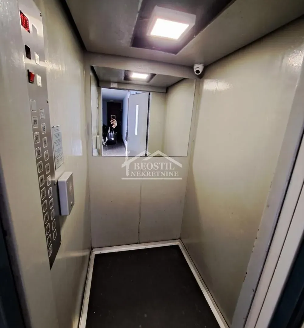 Prodaja, trosoban stan, 105m², Voždovačka Crkva, Voždovac Sve Podlokacije