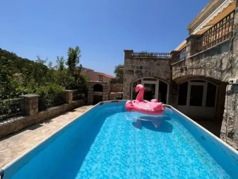 Izdavanje, kuća, 443m², Reževići, Budva - image 5