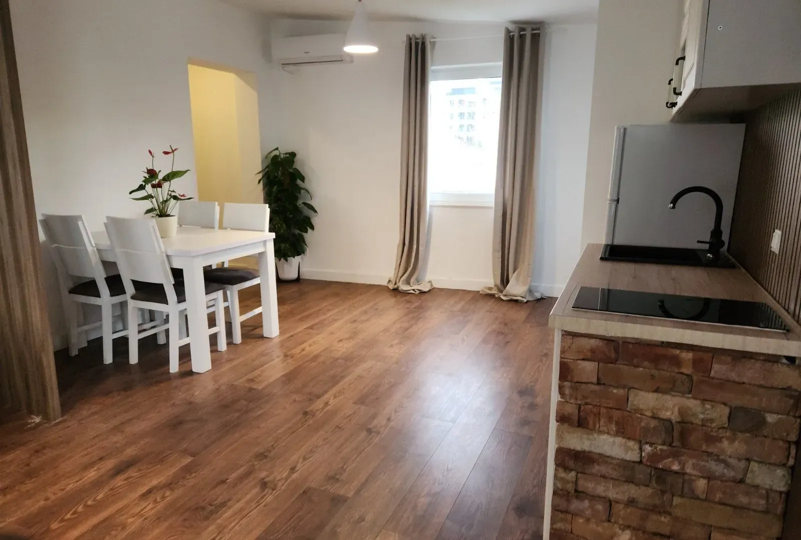 Prodaja, jednosoban stan, 50m², Hladna Uvala, Bar