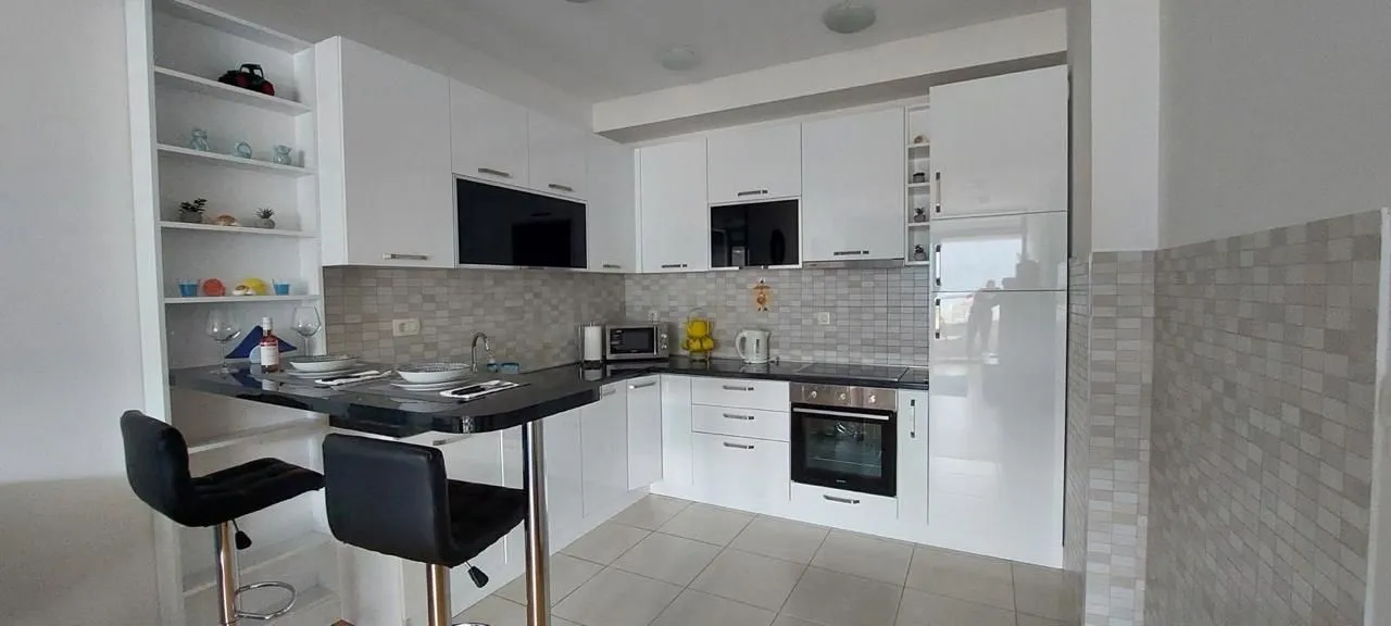 Rent, one bedroom apartment, 45m², Bečići, Budva