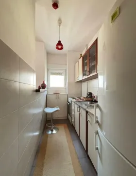 Izdavanje, jednosoban stan, 50m², City Kvart, Podgorica - image 3
