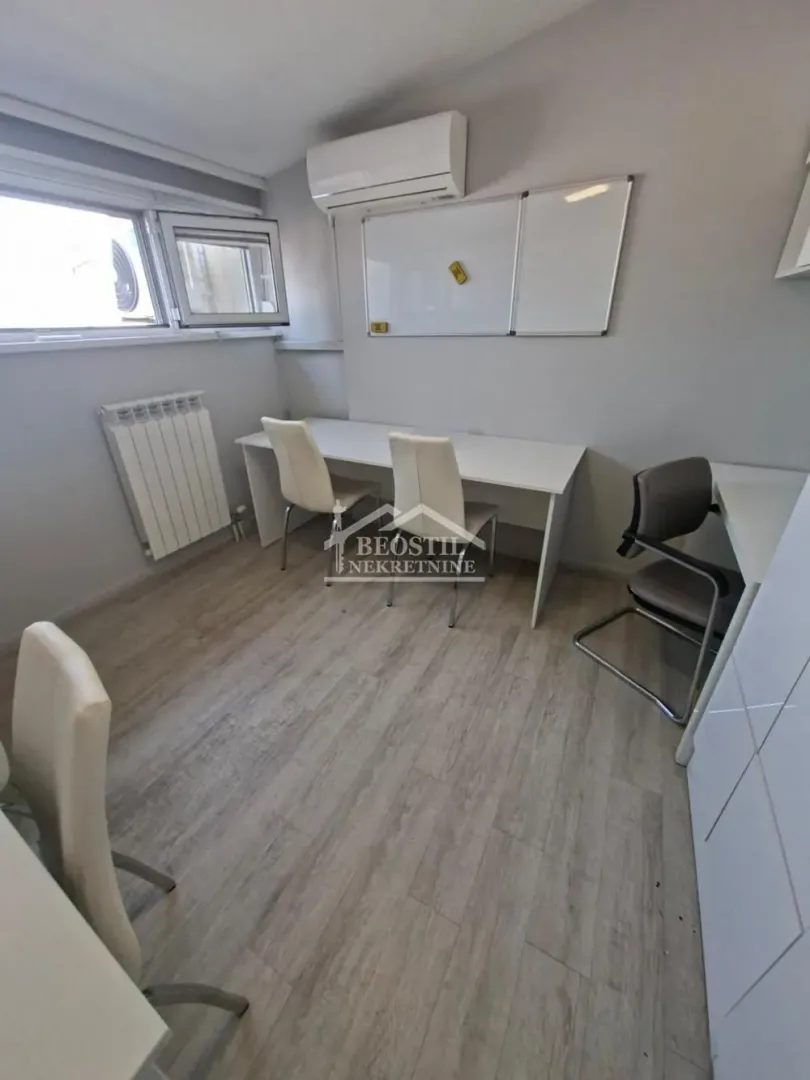 Sale, apartment, 118m², Đeram Pijaca, Beograd
