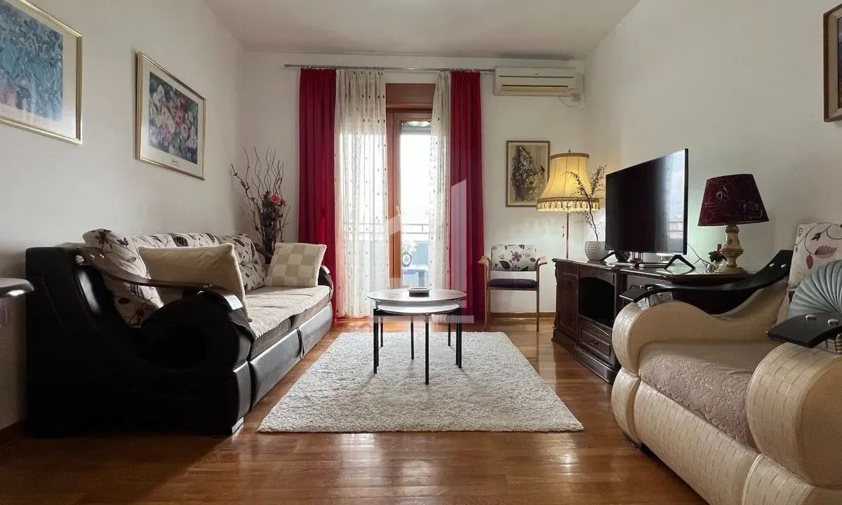 Izdavanje, trosoban stan, 90m², Preko Morače, Podgorica