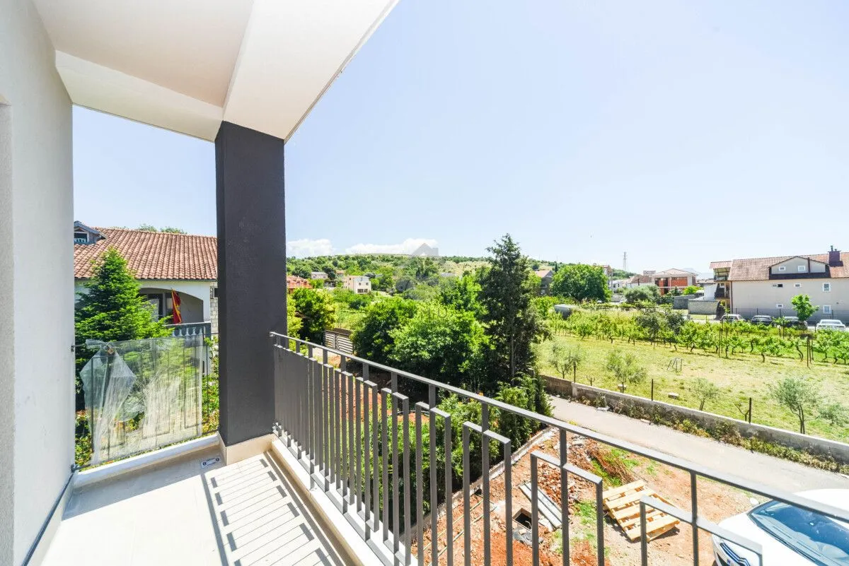 Prodaja, dvosoban stan, 60m², Tološi, Podgorica