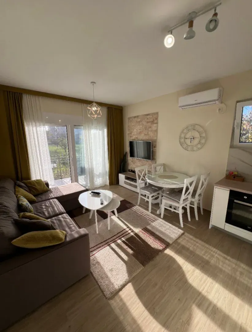 Izdavanje, jednosoban stan, 45m², Ilino, Bar