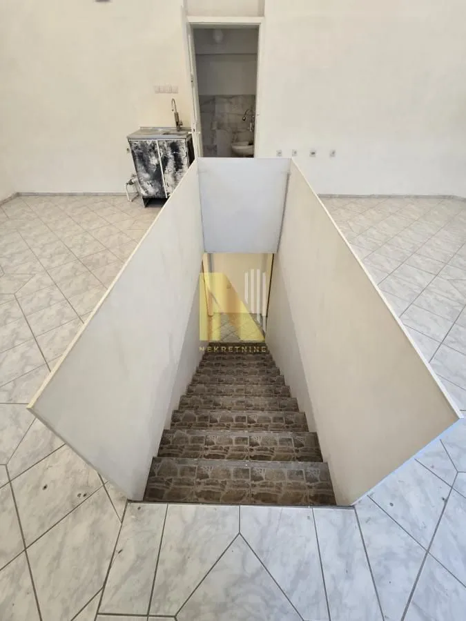 Rent, office space, 90m², Centar, Novi Sad