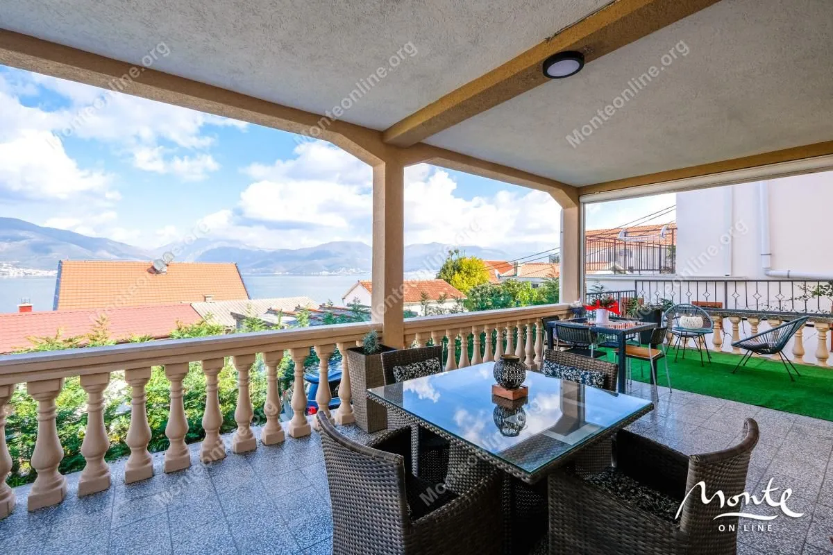 Prodaja, kuća, 210m², Krašići, Tivat