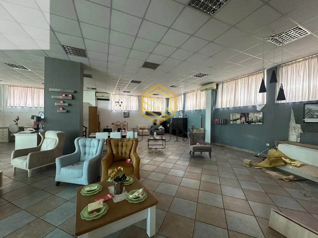 Rent, office space, 2500m², Zeta, Podgorica
