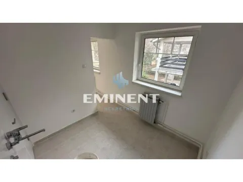 Izdavanje, četvorosoban stan, 140m², Vojvode Vlahovica, Beograd - image 17