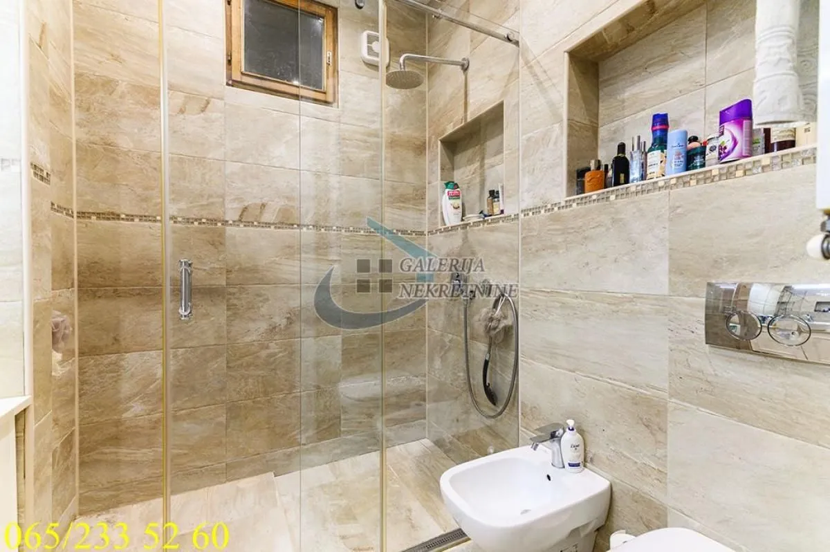 Sale, three bedroom apartment, 95m², Stari Grad, Beograd