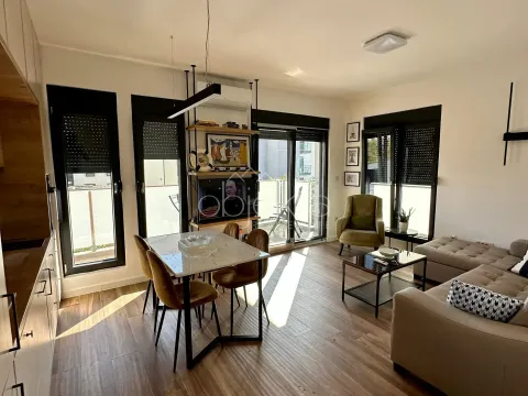 Izdavanje, stan, 50m², Tivat, Crna Gora - image 2