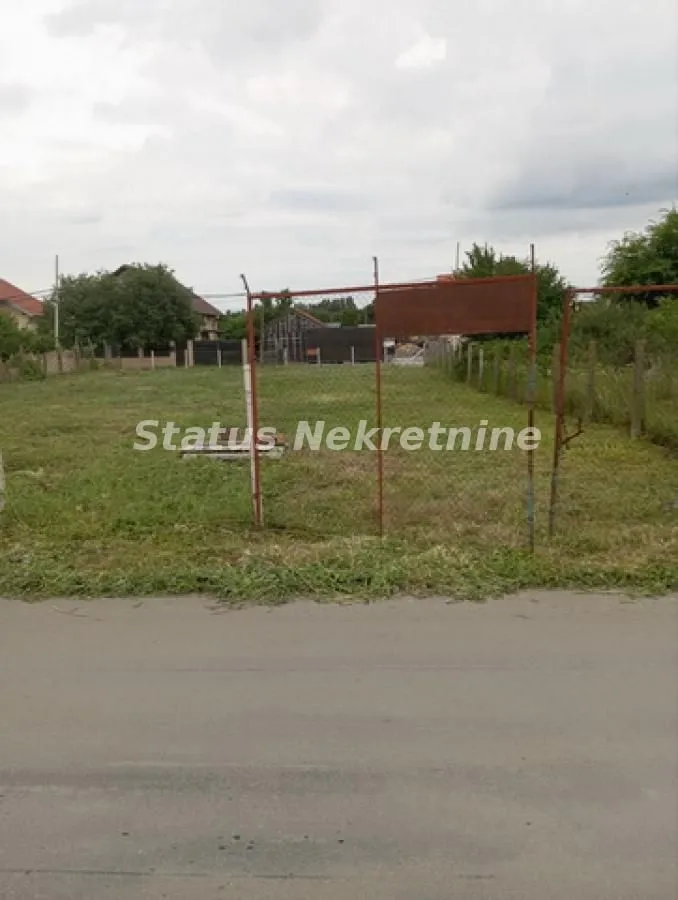 Izdavanje, plac, 880m², Veternik, Novi Sad Sve Podlokacije