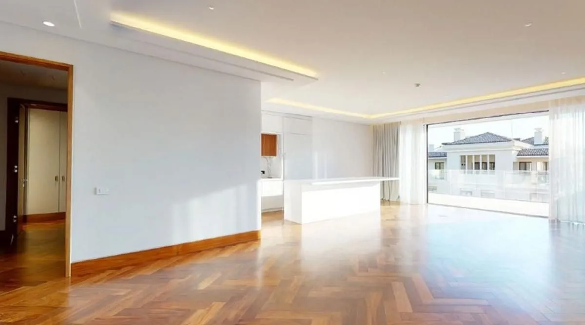 Prodaja, trosoban stan, 437m², Tivat, Crna Gora