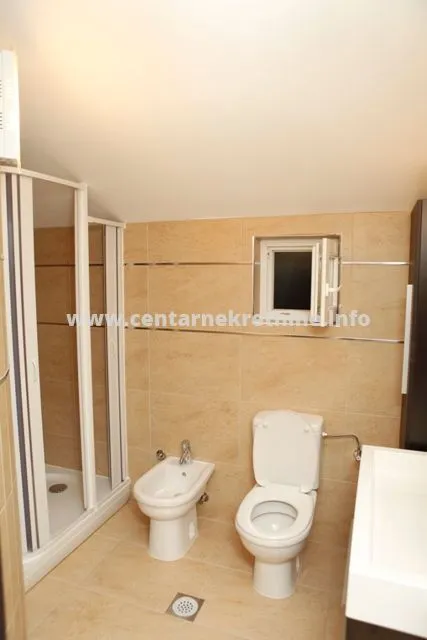 Prodaja, kuća, 254m², Donji Kokoti, Podgorica