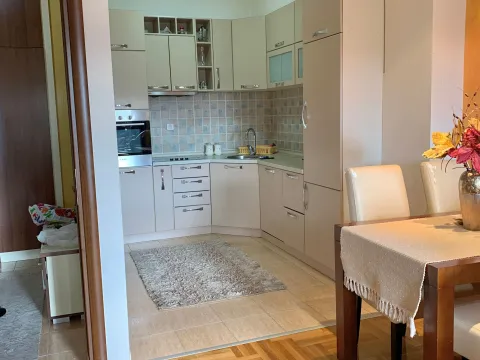 Izdavanje, jednosoban stan, 50m², City Kvart, Podgorica - image 5