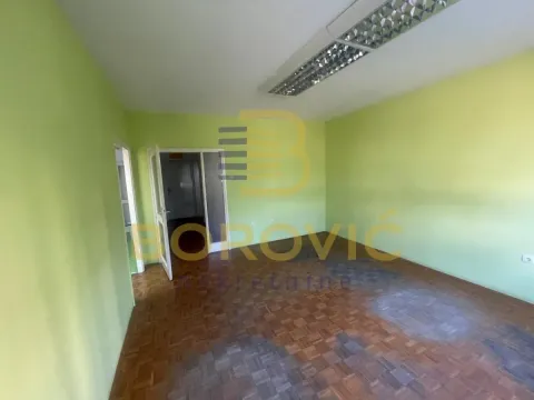 Izdavanje, trosoban stan, 76m², Novi Beograd Blok 30, Novi Beograd Sve Podlokacije - image 2