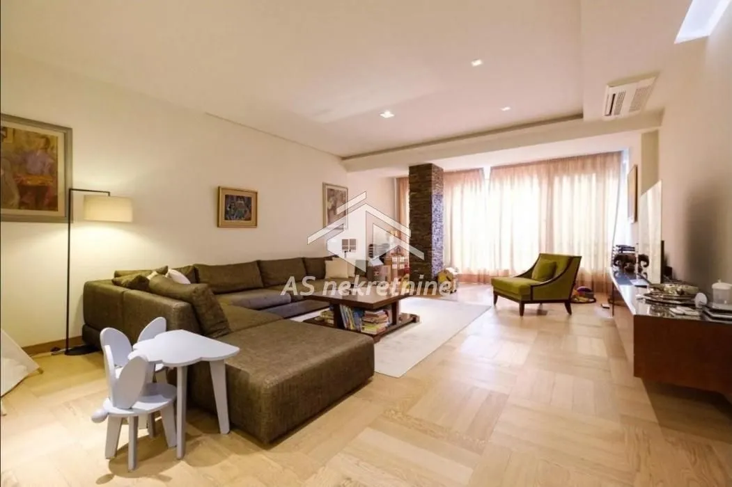 Izdavanje, četvorosoban stan, 150m², Novi Beograd Sve Podlokacije, Beograd