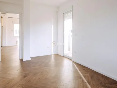 Izdavanje, trosoban stan, 168m², Pantelej, Niš - image 5