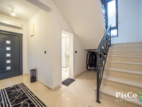 Prodaja, kuća, 270m², Podgorica, Crna Gora - image 11