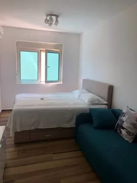 Rent, two bedroom apartment, 83m², Bečići, Budva - image 9