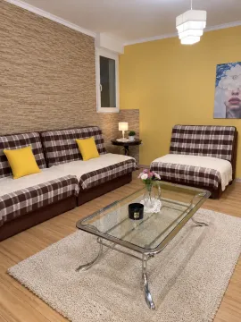 Rent, studio apartment, 33m², Blok 6, Podgorica - image 2