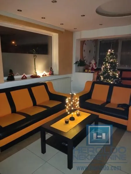 Sale, house, 459m², Batočina, Srbija