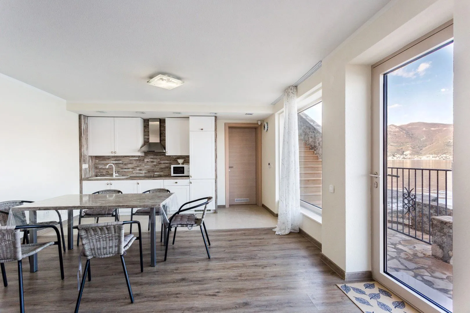 Prodaja, kuća, 240m², Krašići, Tivat